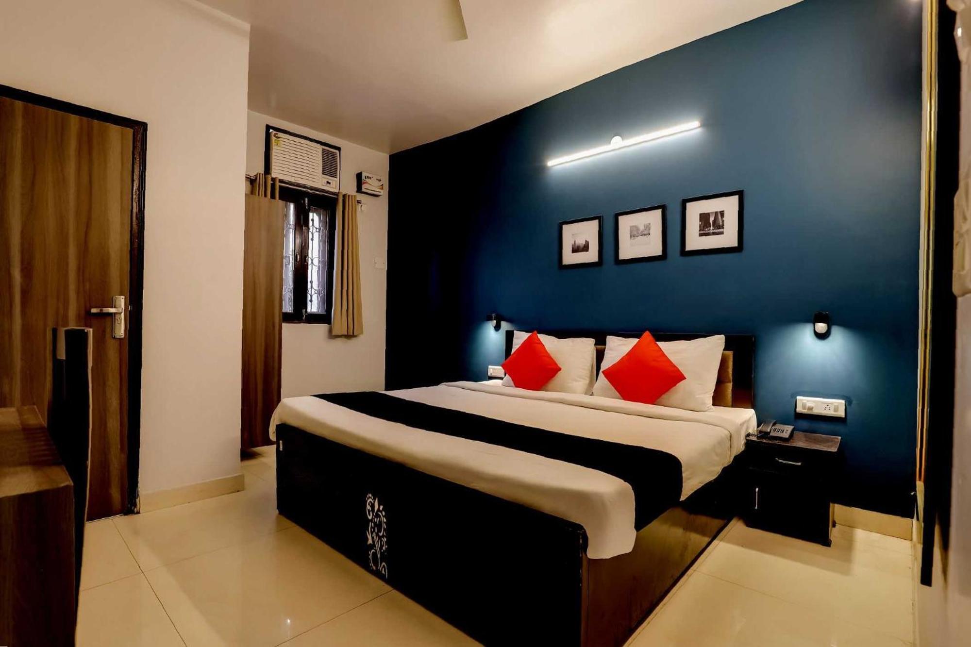 Collection O 71756 Hotel Silver Arrow Near Pacific Mall Tagore Garden Дели Экстерьер фото